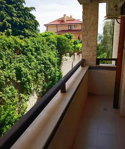 Апартамент Larami